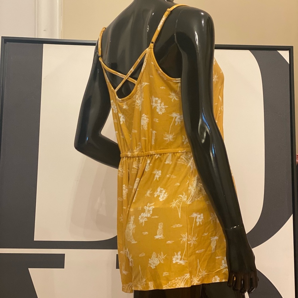โจChic Tropical Romper๐๐บ๐ - Picture 3 of 5